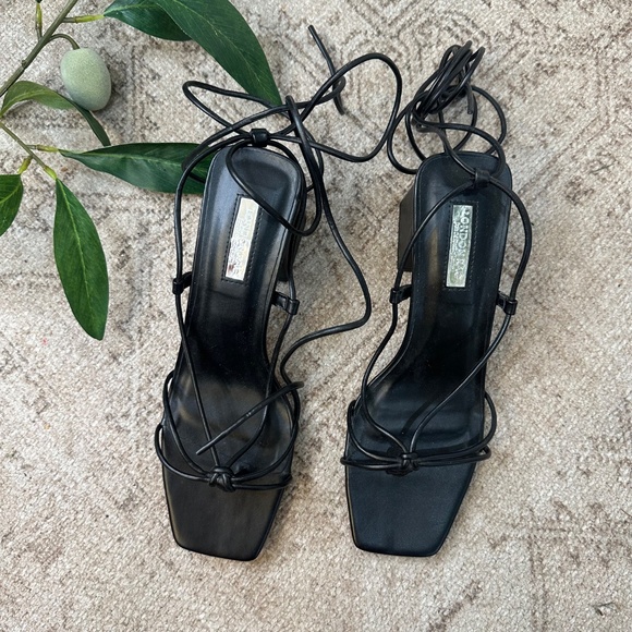 London Rag “Spruce Dessert” Black Strappy Block Heel Sandals – Size 7 - Picture 3 of 6